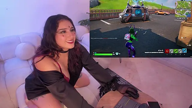 Snapshot of freya_bella_ chatting on March 17, 2025, 3:03 am freya bella online show from March 17, 2025, 3:03 am