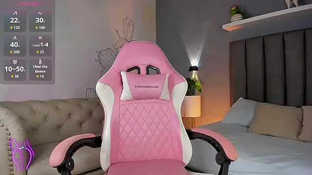 Snapshot of atenea_jones chatting on November 11, 2025, 7:47 pm atenea jones online show from November 11, 2025, 7:47 pm