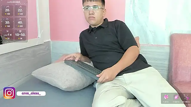 Snapshot of aron_alexa chatting on January 29, 2025, 1:17 pm aron alexa online show from January 29, 2025, 1:17 pm