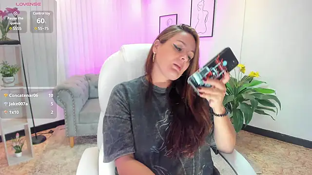 Snapshot of Aida_adams chatting on February 26, 2025, 11:59 pm Aida adams online show from February 26, 2025, 11:59 pm