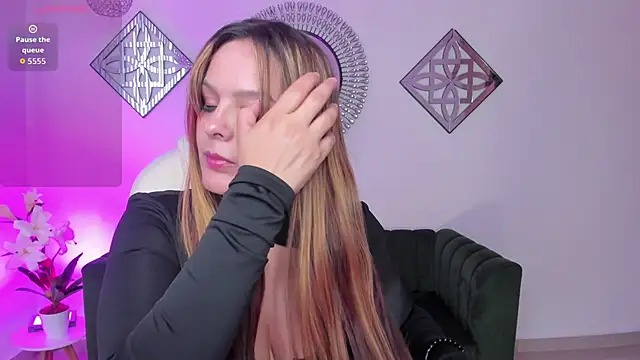 Aida adams online show from November 20, 2025, 12:16 pm