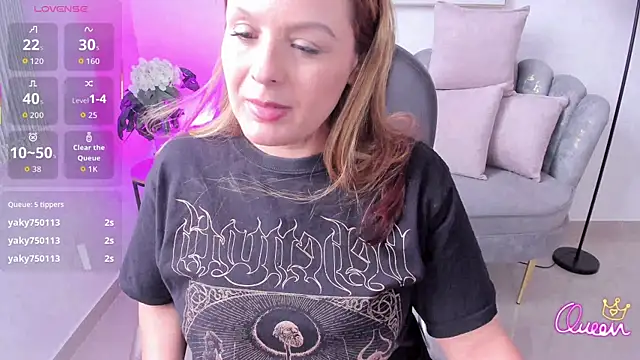 Snapshot of Aida_adams chatting on April 19, 2026, 6:10 pm Aida adams online show from April 19, 2026, 6:10 pm