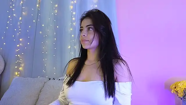 hannacruzsj online show from October 23, 2025, 7:45 pm