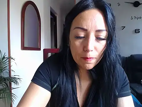 Snapshot of Laura_martin_ chatting on June 12, 2026, 2:16 pm Laura martin online show from June 12, 2026, 2:16 pm