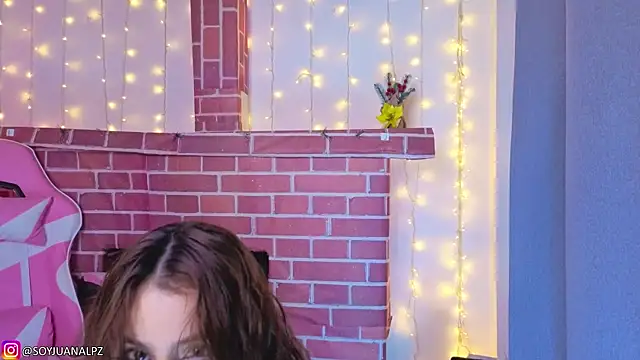 Juanelopez1 online show from January 17, 2026, 2:05 am