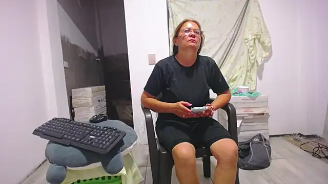 Snapshot of Stepmom_slut_50 chatting on February 17, 2025, 11:53 pm Stepmom slut 50 online show from February 17, 2025, 11:53 pm