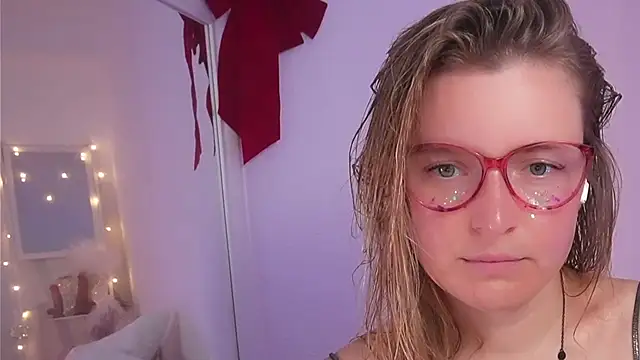 Snapshot of Ameliasweety69 chatting on February 23, 2025, 1:10 pm Ameliasweety69 online show from February 23, 2025, 1:10 pm