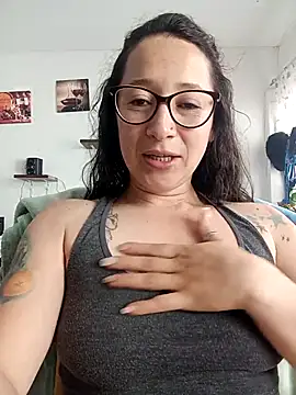 emilypoppy3 online show from February 21, 2026, 8:32 pm