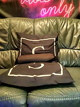 Snapshot of Melody87 chatting on March 17, 2025, 8:40 pm Melody87 online show from March 17, 2025, 8:40 pm