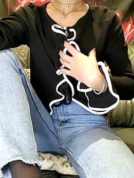 Snapshot of Melody87 chatting on November 29, 2025, 9:18 pm Melody87 online show from November 29, 2025, 9:18 pm