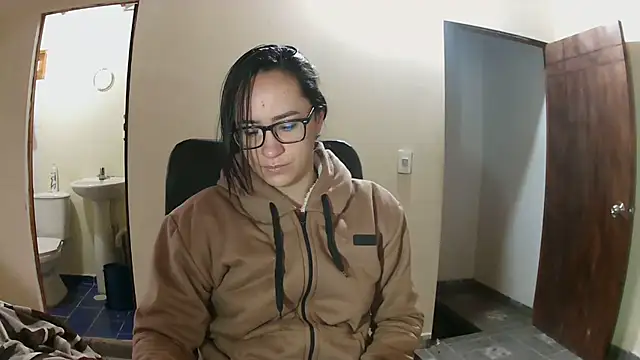 brittanycheeks online show from February 24, 2026, 11:52 am