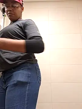 samone9 online show from February 3, 2025, 2:25 am