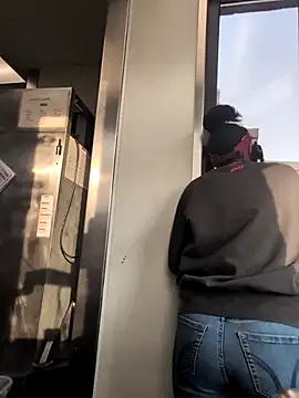 samone9 online show from February 5, 2026, 2:11 pm