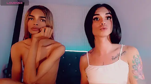 Snapshot of twoblacksexy chatting on December 3, 2024, 9:12 pm twoblacksexy online show from December 3, 2024, 9:12 pm