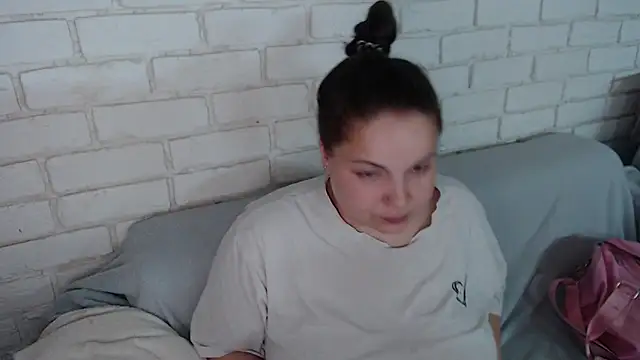 Snapshot of Crazyy_girl_ chatting on May 24, 2026, 5:29 pm Crazyy girl online show from May 24, 2026, 5:29 pm