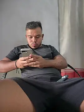 Snapshot of Naughty_Charly chatting on April 17, 2026, 12:52 pm Naughty Charly online show from April 17, 2026, 12:52 pm