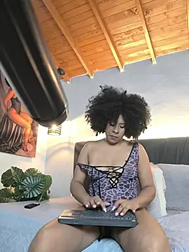 EmmilyBrant online show from July 16, 2026, 2:39 am
