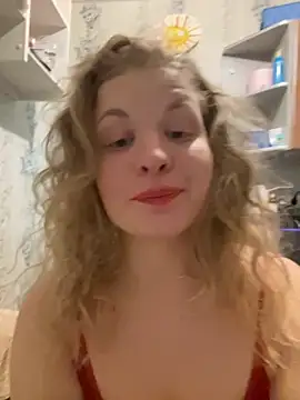 Snapshot of AlicePearcy chatting on October 4, 2025, 10:41 pm AlicePearcy online show from October 4, 2025, 10:41 pm