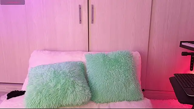 Yues050600 online show from December 21, 2024, 12:31 am