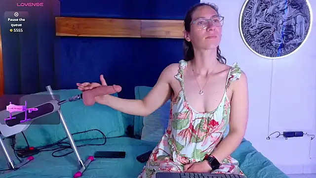 Snapshot of Andromeda-jade chatting on November 18, 2025, 3:23 am Andromeda-jade online show from November 18, 2025, 3:23 am