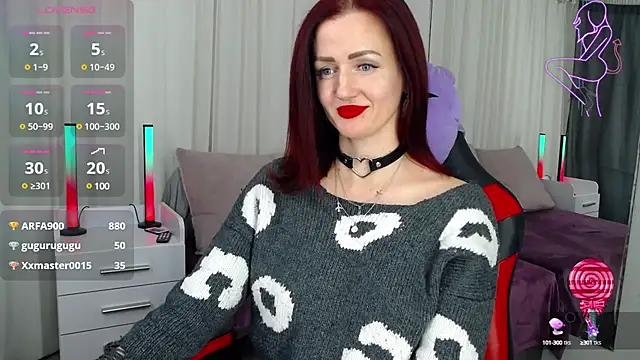 Snapshot of ElisaJane chatting on December 3, 2024, 12:57 am ElisaJane online show from December 3, 2024, 12:57 am