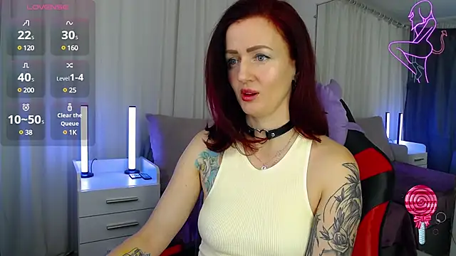 Snapshot of ElisaJane chatting on December 28, 2024, 8:25 pm ElisaJane online show from December 28, 2024, 8:25 pm