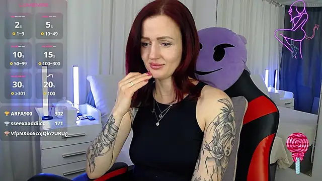 Snapshot of ElisaJane chatting on January 10, 2025, 4:22 am ElisaJane online show from January 10, 2025, 4:22 am
