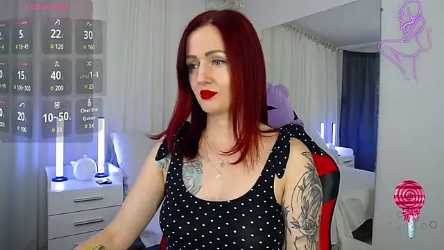 Snapshot of ElisaJane chatting on February 25, 2025, 10:18 pm ElisaJane online show from February 25, 2025, 10:18 pm