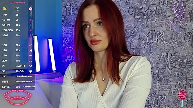 Snapshot of ElisaJane chatting on November 14, 2025, 8:51 pm ElisaJane online show from November 14, 2025, 8:51 pm