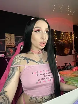 Snapshot of Molly__Moon chatting on December 10, 2024, 5:39 am Molly  Moon online show from December 10, 2024, 5:39 am