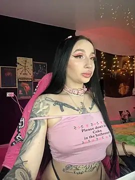 Snapshot of Molly__Moon chatting on December 11, 2024, 5:32 am Molly  Moon online show from December 11, 2024, 5:32 am