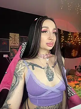 Snapshot of Molly__Moon chatting on December 18, 2024, 5:26 am Molly  Moon online show from December 18, 2024, 5:26 am
