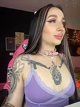 Snapshot of Molly__Moon chatting on December 18, 2024, 8:31 am Molly  Moon online show from December 18, 2024, 8:31 am