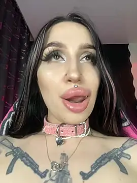 Snapshot of Molly__Moon chatting on December 29, 2024, 8:33 am Molly  Moon online show from December 29, 2024, 8:33 am