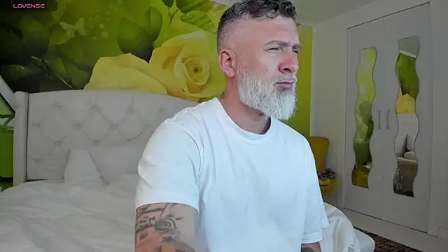 BlowMyXXL online show from March 27, 2026, 2:39 pm