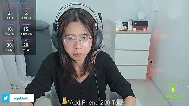 littlemiilk online show from March 17, 2025, 5:49 pm