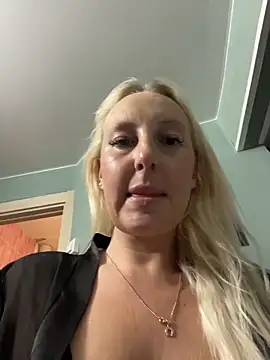 Snapshot of MerlinDave chatting on May 13, 2026, 12:30 am MerlinDave online show from May 13, 2026, 12:30 am