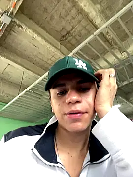 marckalexis online show from September 18, 2025, 1:02 pm