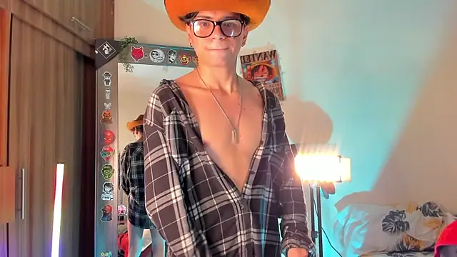 marckalexis online show from December 18, 2025, 10:54 am