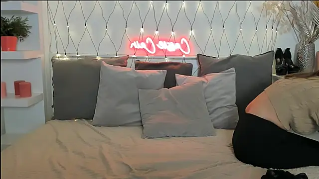 Snapshot of CassyCain chatting on January 17, 2025, 2:50 pm CassyCain online show from January 17, 2025, 2:50 pm