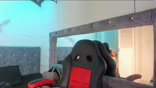 Snapshot of sarajhonson_dl chatting on February 11, 2026, 5:07 pm sarajhonson dl online show from February 11, 2026, 5:07 pm