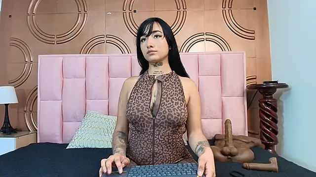 emmily keller19 online show from March 24, 2026, 1:27 pm