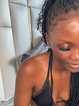 Snapshot of Fanclubbbbb chatting on January 1, 2025, 8:13 am Fanclubbbbb online show from January 1, 2025, 8:13 am