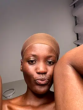 Snapshot of Fanclubbbbb chatting on November 2, 2025, 9:28 pm Fanclubbbbb online show from November 2, 2025, 9:28 pm