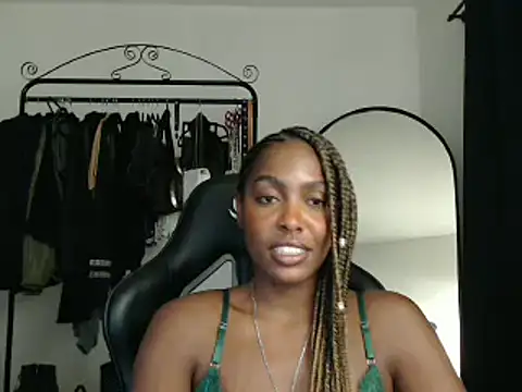Snapshot of marisilva_br chatting on February 26, 2025, 12:05 am marisilva br online show from February 26, 2025, 12:05 am