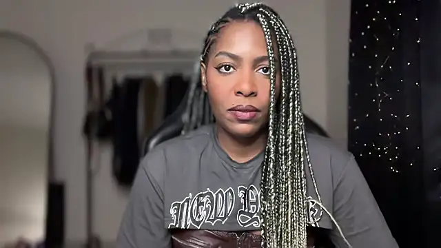 marisilva br online show from November 12, 2025, 10:09 pm