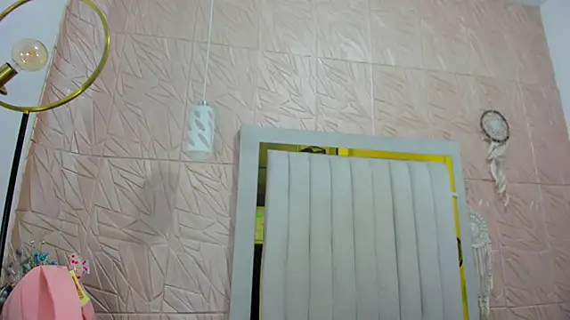 Ammy Connor1 online show from November 14, 2025, 7:45 pm