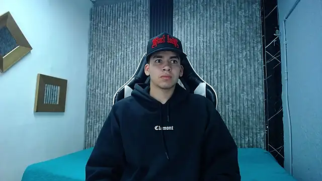 Mike 0233  online show from November 21, 2025, 5:06 am