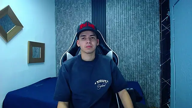 Mike 0233  online show from November 28, 2025, 4:04 am