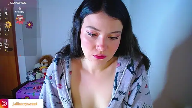 juli05star20 online show from October 10, 2025, 1:37 am